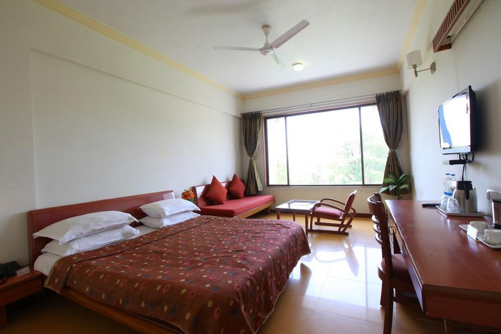 Shilpi Hill Resort Saputara Bilik gambar